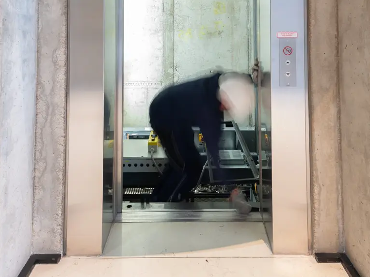 Wartung Aufzugsanlage